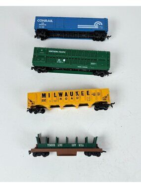 Vintage HO Scale Freight Cars Milwaukee Road Northern Pacific Conrail Timber